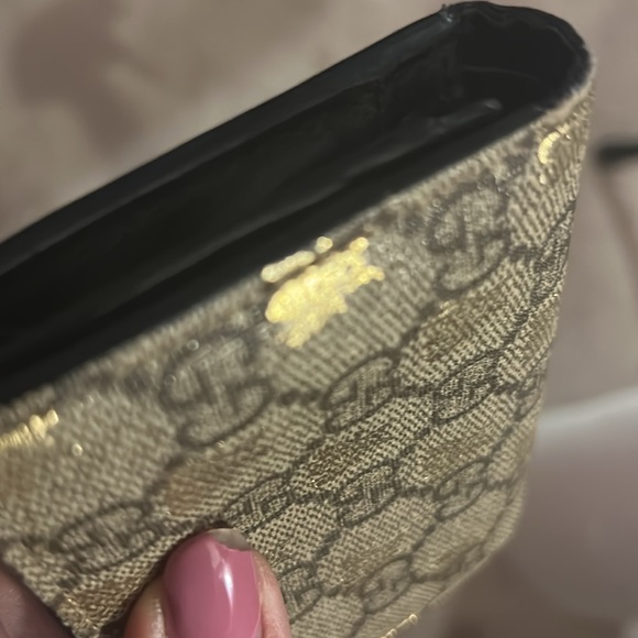 GUCCI SUPREME MONOGRAM WALLET WITH BEE DESIGN EUC - Picture 6 of 13